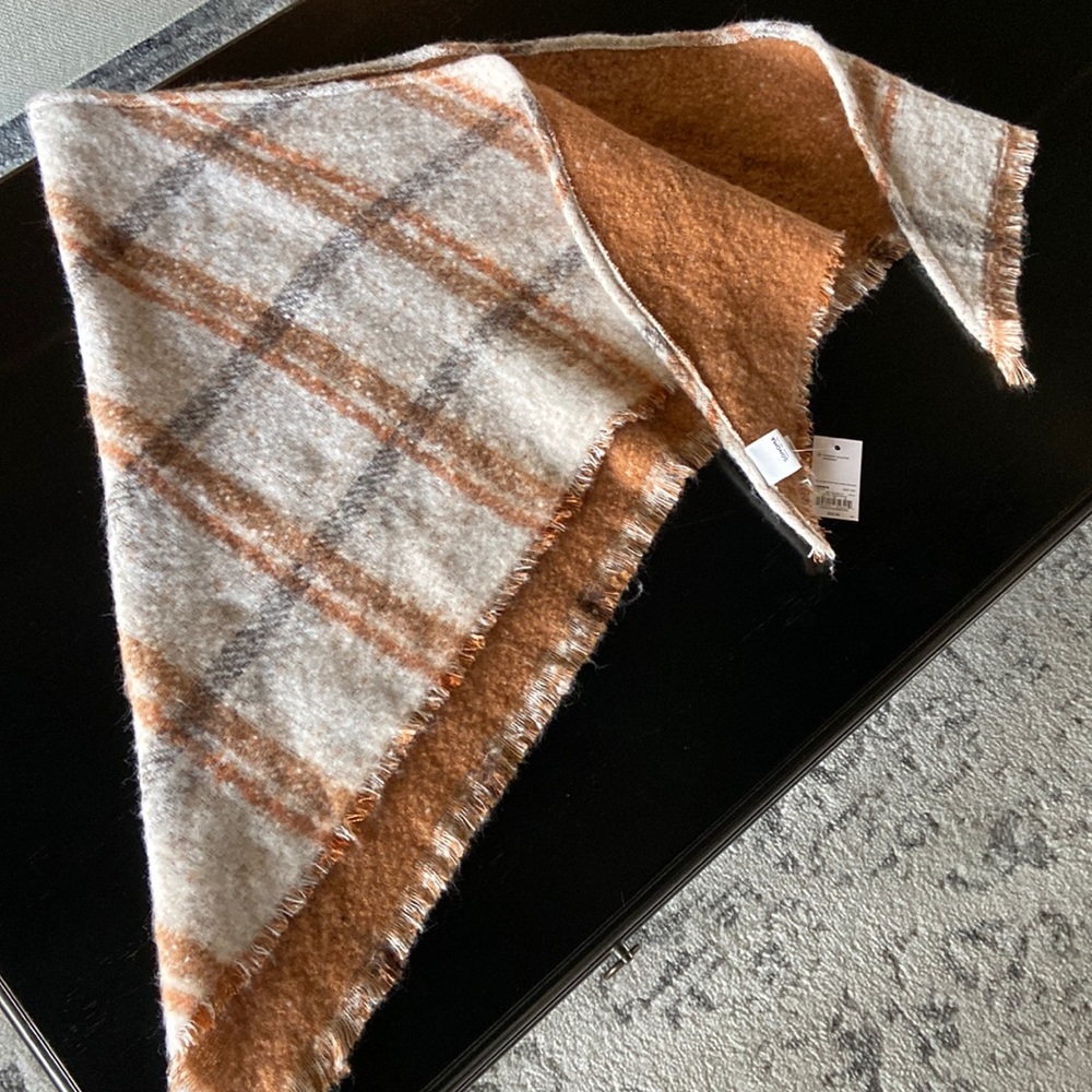 Sonoma scarf wrap. Triangle shape. Cream rust color